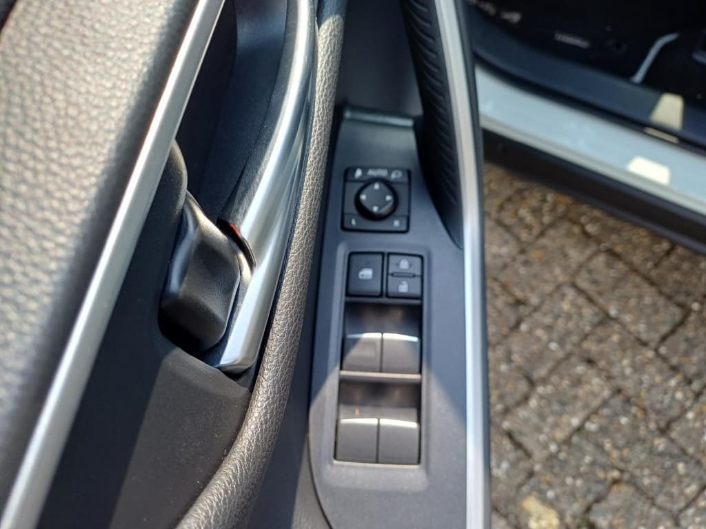 Toyota RAV4 thumbnail 23