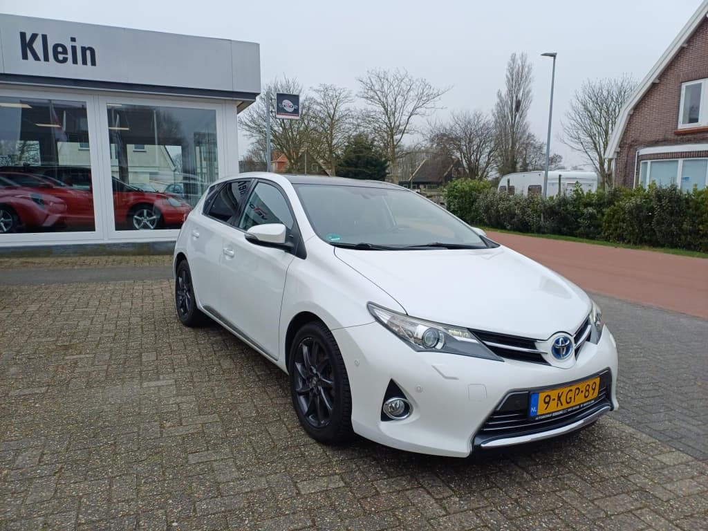 Toyota Auris thumbnail 2