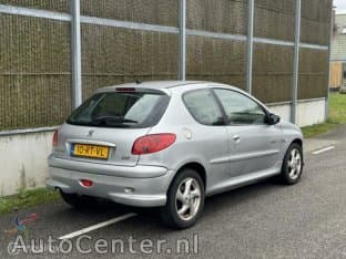 Peugeot 206 1.4-16v Quiksilver Nap/airco/lage Km Stand thumbnail 4