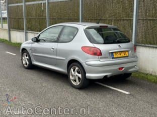 Peugeot 206 1.4-16v Quiksilver Nap/airco/lage Km Stand thumbnail 5