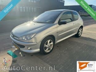 Peugeot 206 1.4-16v Quiksilver Nap/airco/elek.pakket thumbnail 2