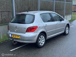 Peugeot 307 1.6-16v Premium Nap/airco/pdc/trekhaak thumbnail 5