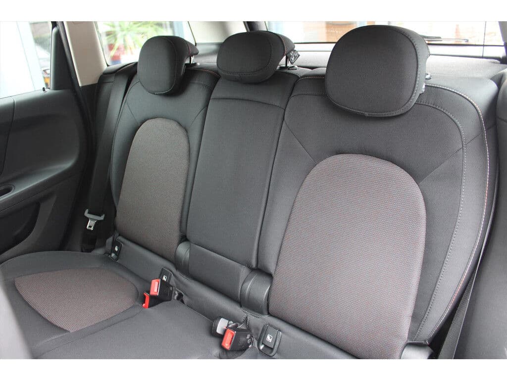 Mini Countryman Mini (F60) 1.5 *One* Aut. | Supergreen | Navigatie | Cruise Control | A/C | Bluetooth | Orig. Nl | thumbnail 13