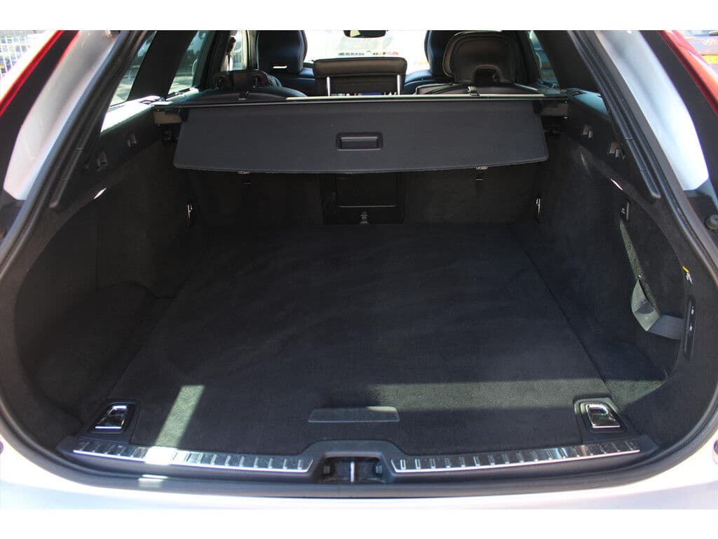 Volvo V90 T4 *R-Design* | Schuifdak | Adaptive Cruise Control | Carplay | Stoelverwarming | Climate Control | Navigatie | Privacy | Pdc | thumbnail 14