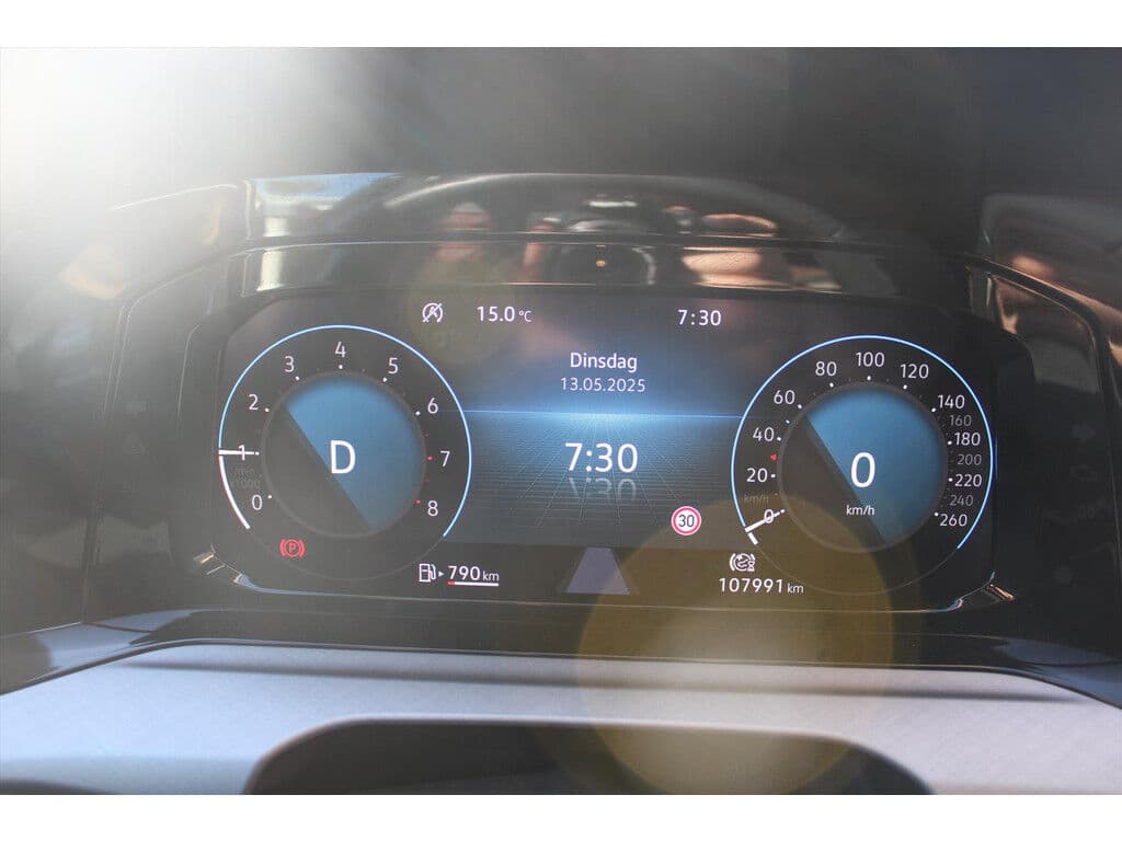 Volkswagen Golf 1.0 Etsi Hybride *Life* | Carplay | Adaptive Cruise Control | Camera | Climate Control | Navigatie | Pdc | Privacy | Bluetooth | thumbnail 10