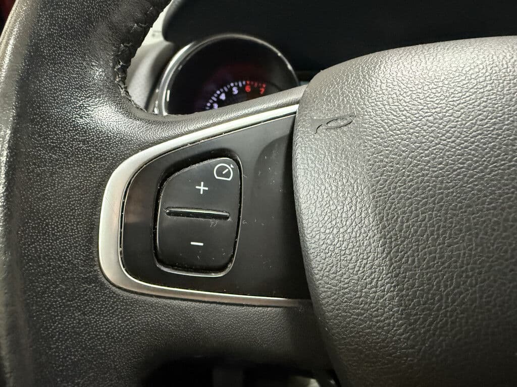 Renault Clio 0.9 Tce Limited thumbnail 12