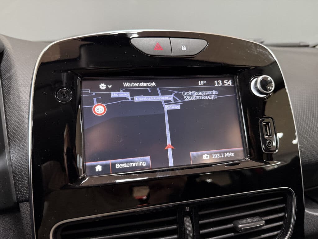 Renault Clio 0.9 Tce Limited thumbnail 14