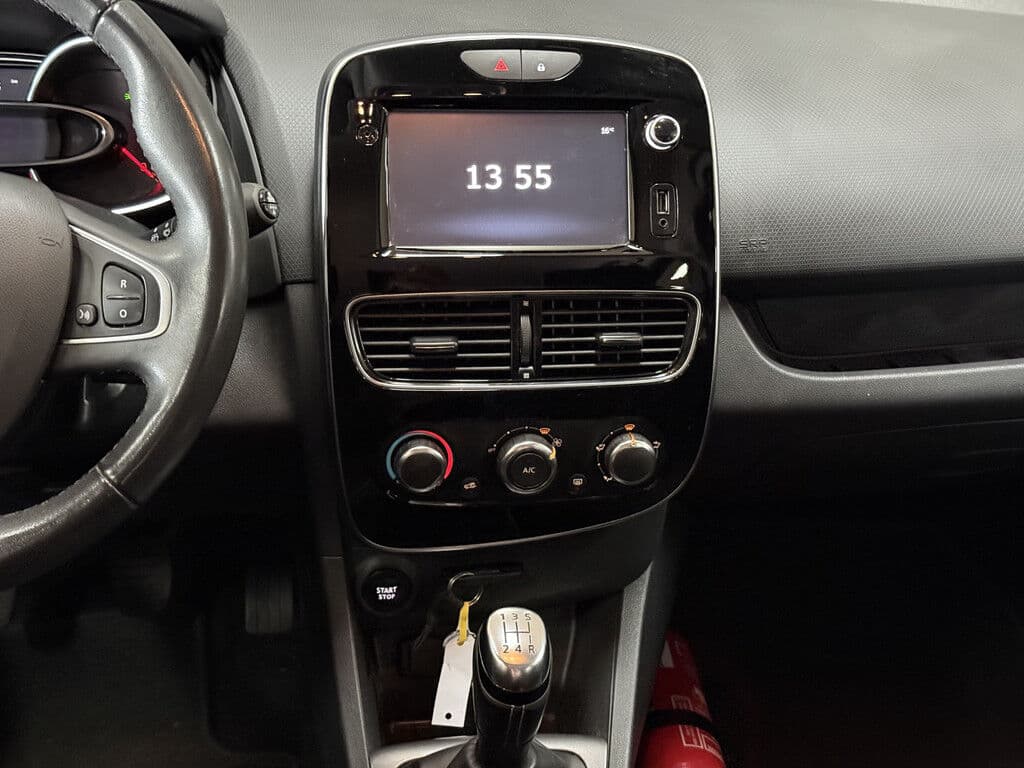 Renault Clio 0.9 Tce Limited thumbnail 16