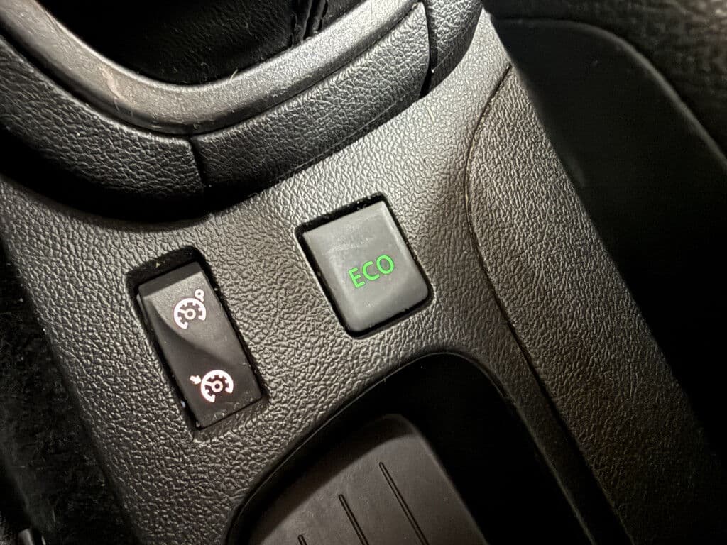 Renault Clio 0.9 Tce Limited thumbnail 18