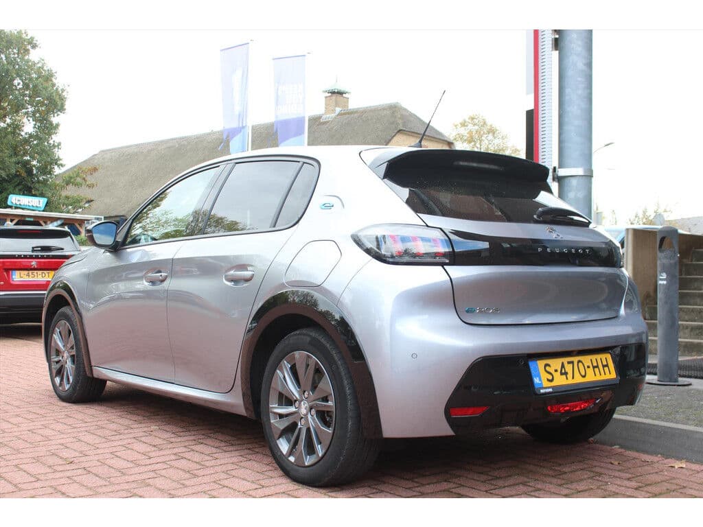 Peugeot E-208 Ev 50kwh *Allure* | 3 Fase | Soh 98.69% | Carplay | Camera | Stoel Verwarming | Pdc | Privacy | Navigatie | Cruise & Climate Control | Bluetooth | thumbnail 3