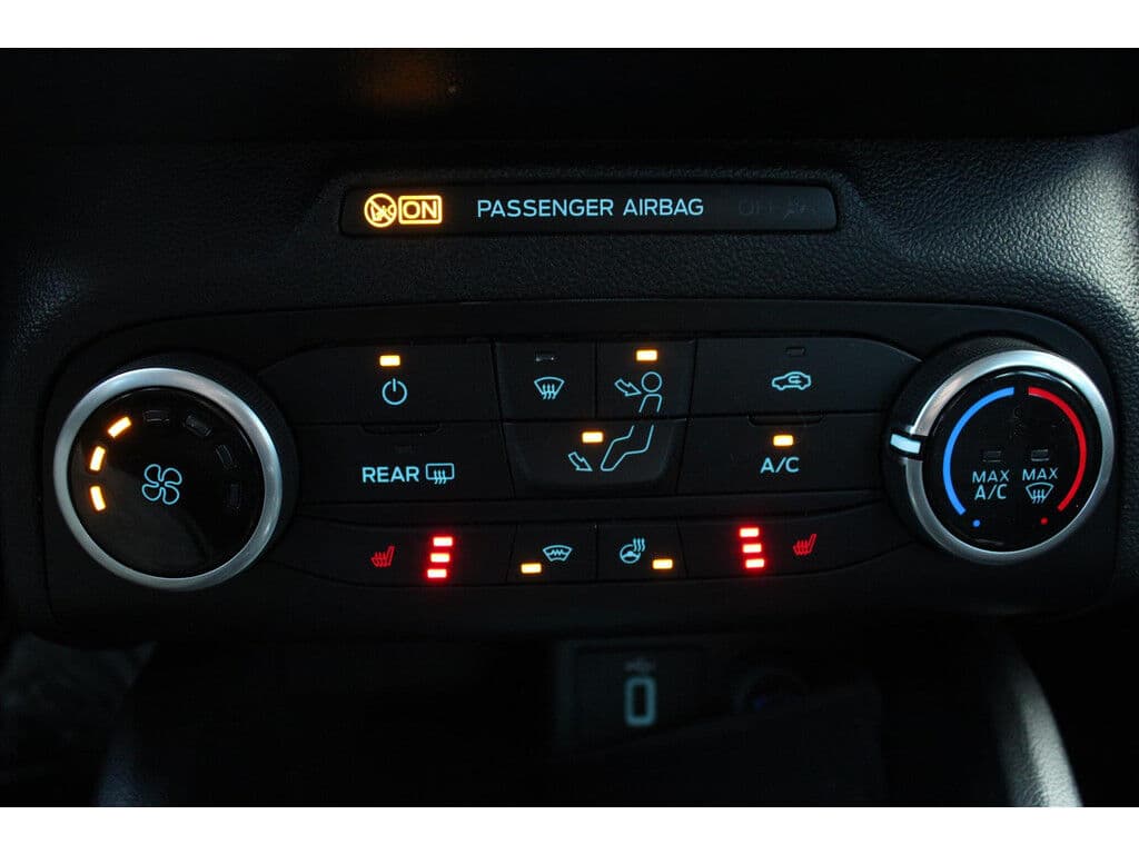 Ford Focus 1.0 Ecoboost *Business* | Carplay | Camera | Stoel & Stuur Verwarming | Cruise & Control | Cruise & Climate Control | Pdc | Navigatie | Bluetooth | thumbnail 10