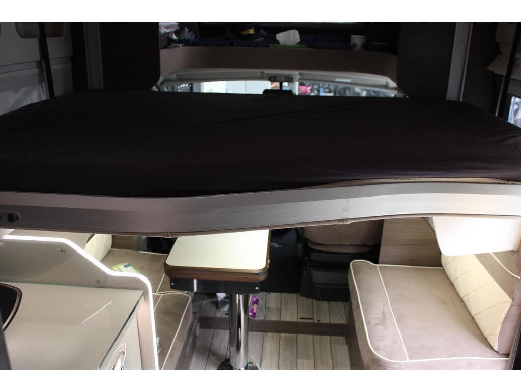 Mclouis Mc4 Mclouis 881g Integraal | Luifel | Navigatie | Grote Garage | Queens Bed | thumbnail 7