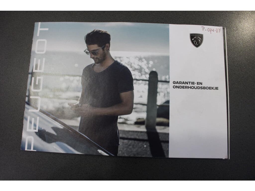 Peugeot 3008 1.2 Puretech *Allure* | Trekhaak | Carplay | Camera | Cruise & Climate Control | Pdc | Bluetooth | Navigatie | Privacy | Orig.Nl | thumbnail 16