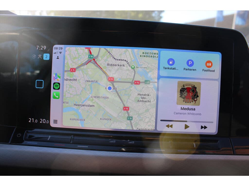 Volkswagen Golf 1.0 Etsi Hybride *Life* | Carplay | Adaptive Cruise Control | Camera | Climate Control | Navigatie | Pdc | Privacy | Bluetooth | thumbnail 7