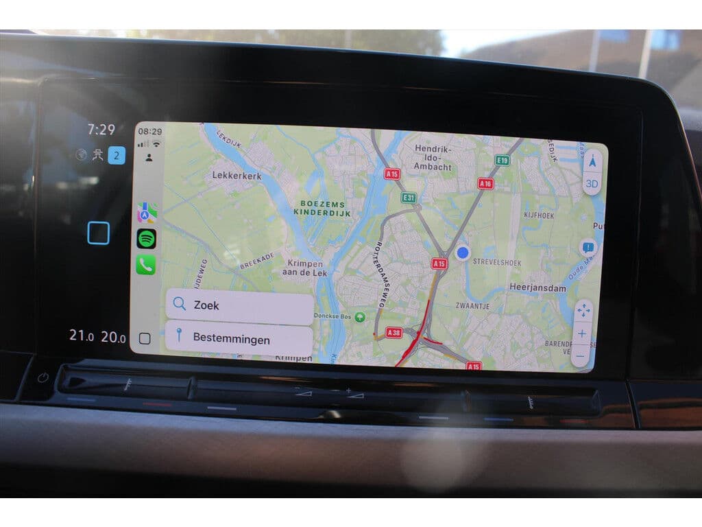 Volkswagen Golf 1.0 Etsi Hybride *Life* | Carplay | Adaptive Cruise Control | Camera | Climate Control | Navigatie | Pdc | Privacy | Bluetooth | thumbnail 8