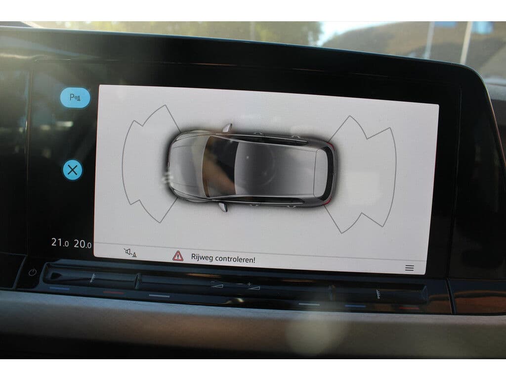 Volkswagen Golf 1.0 Etsi Hybride *Life* | Carplay | Adaptive Cruise Control | Camera | Climate Control | Navigatie | Pdc | Privacy | Bluetooth | thumbnail 9