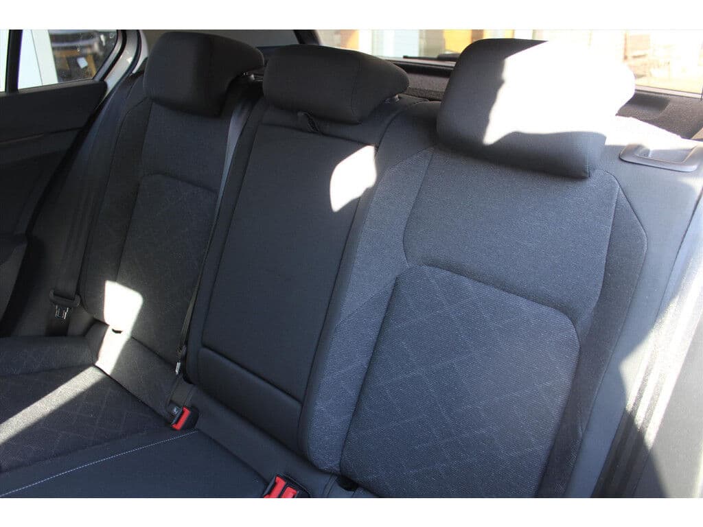 Volkswagen Golf 1.0 Etsi Hybride *Life* | Carplay | Adaptive Cruise Control | Camera | Climate Control | Navigatie | Pdc | Privacy | Bluetooth | thumbnail 13