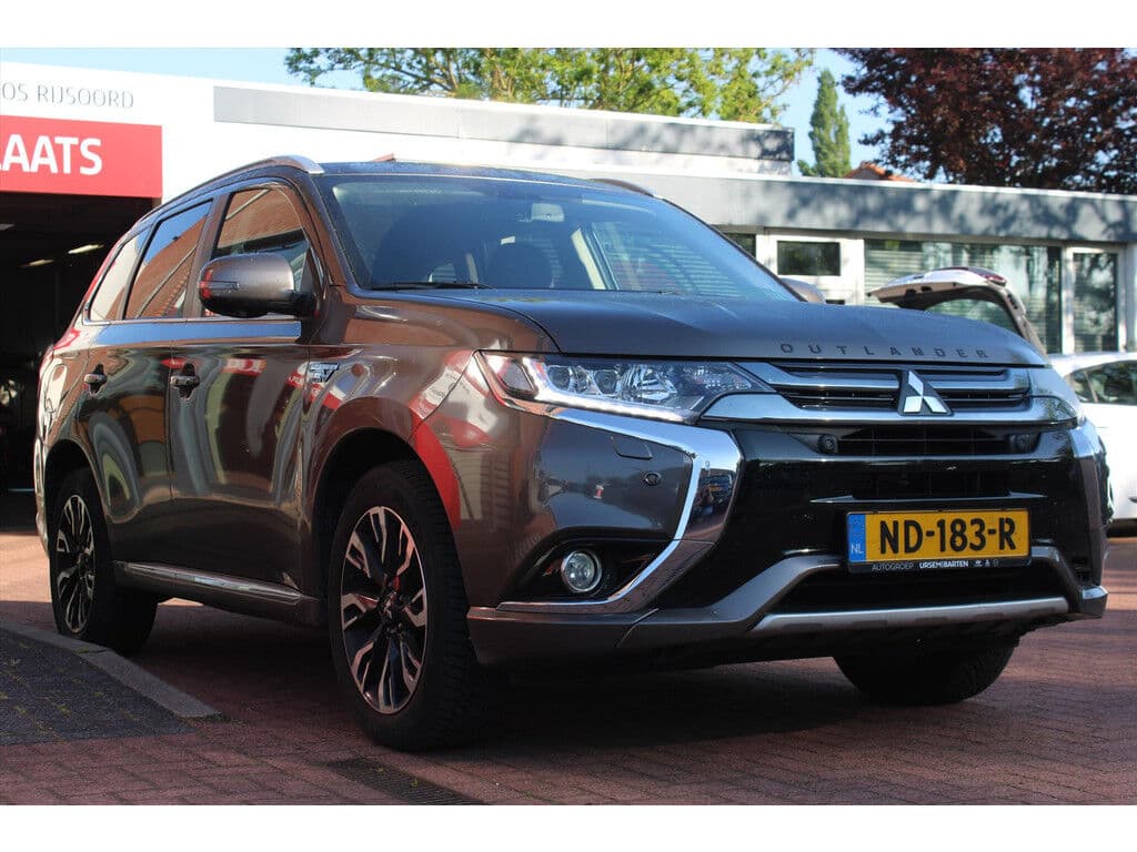 Mitsubishi Outlander 2.0 Phev *Instyle* | Trekhaak | Camera | Leder | Navigatie | Cruise & Climate Control | Stoel & Stuurverwarming | thumbnail 5