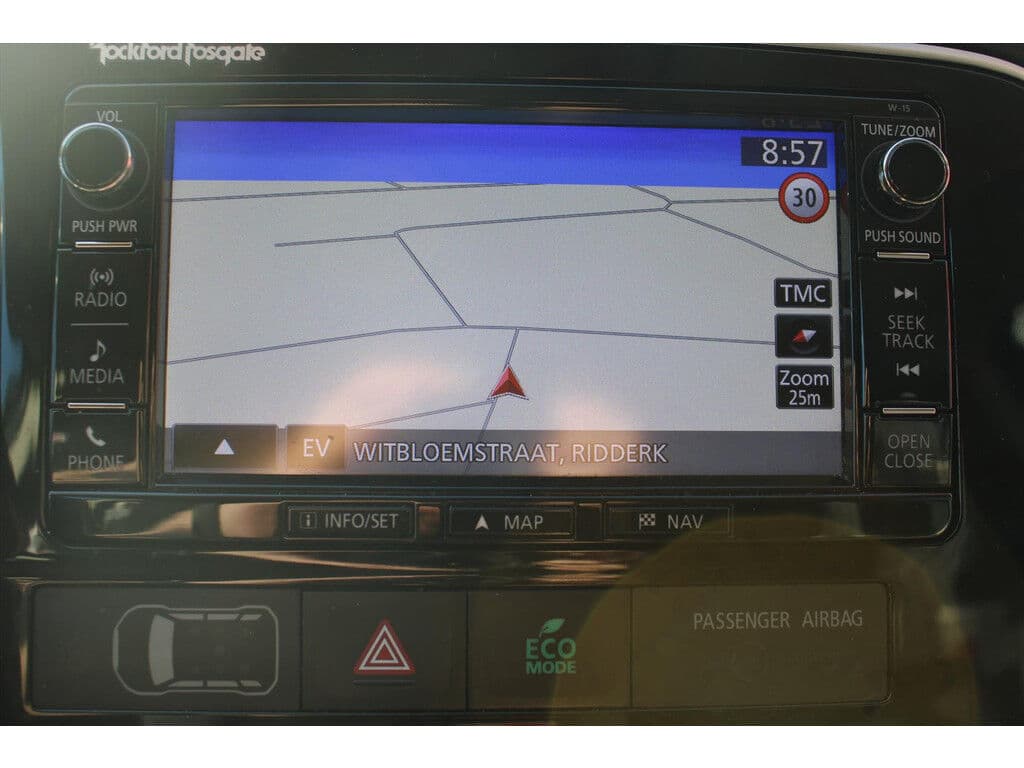 Mitsubishi Outlander 2.0 Phev *Instyle* | Trekhaak | Camera | Leder | Navigatie | Cruise & Climate Control | Stoel & Stuurverwarming | thumbnail 9