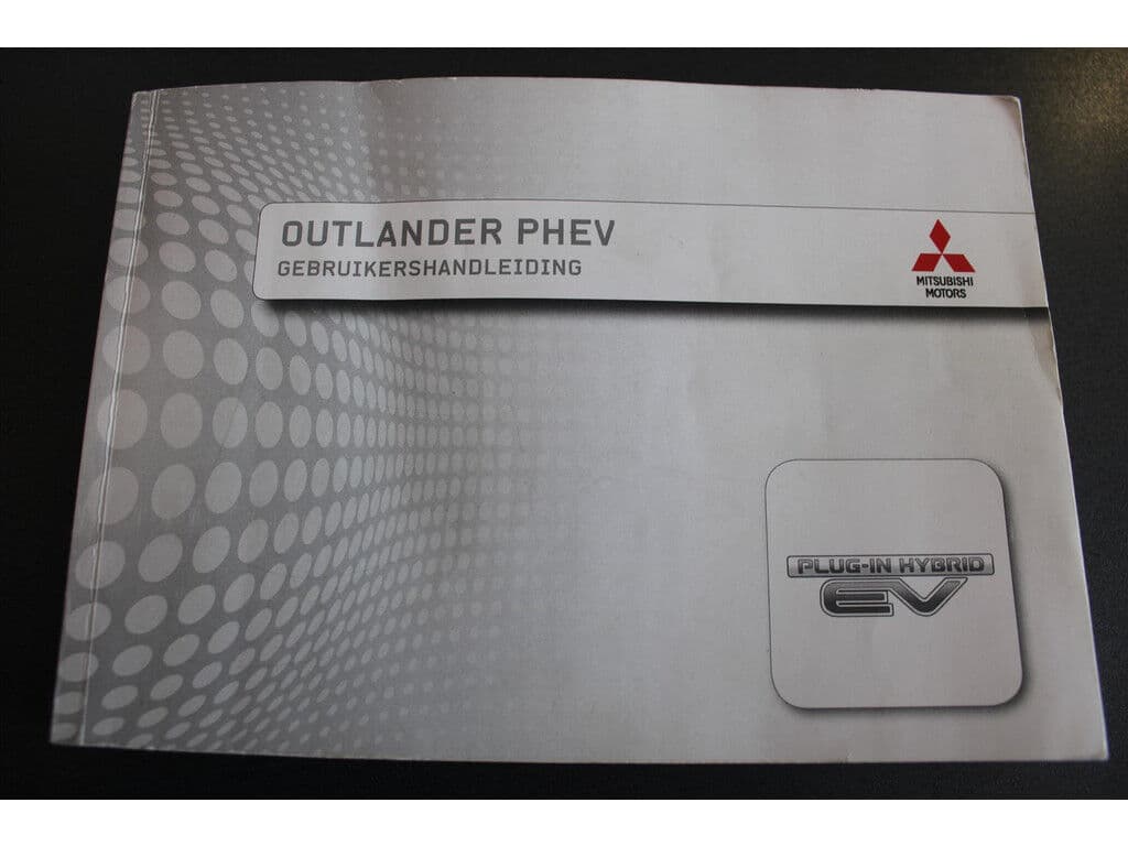 Mitsubishi Outlander 2.0 Phev *Instyle* | Trekhaak | Camera | Leder | Navigatie | Cruise & Climate Control | Stoel & Stuurverwarming | thumbnail 17