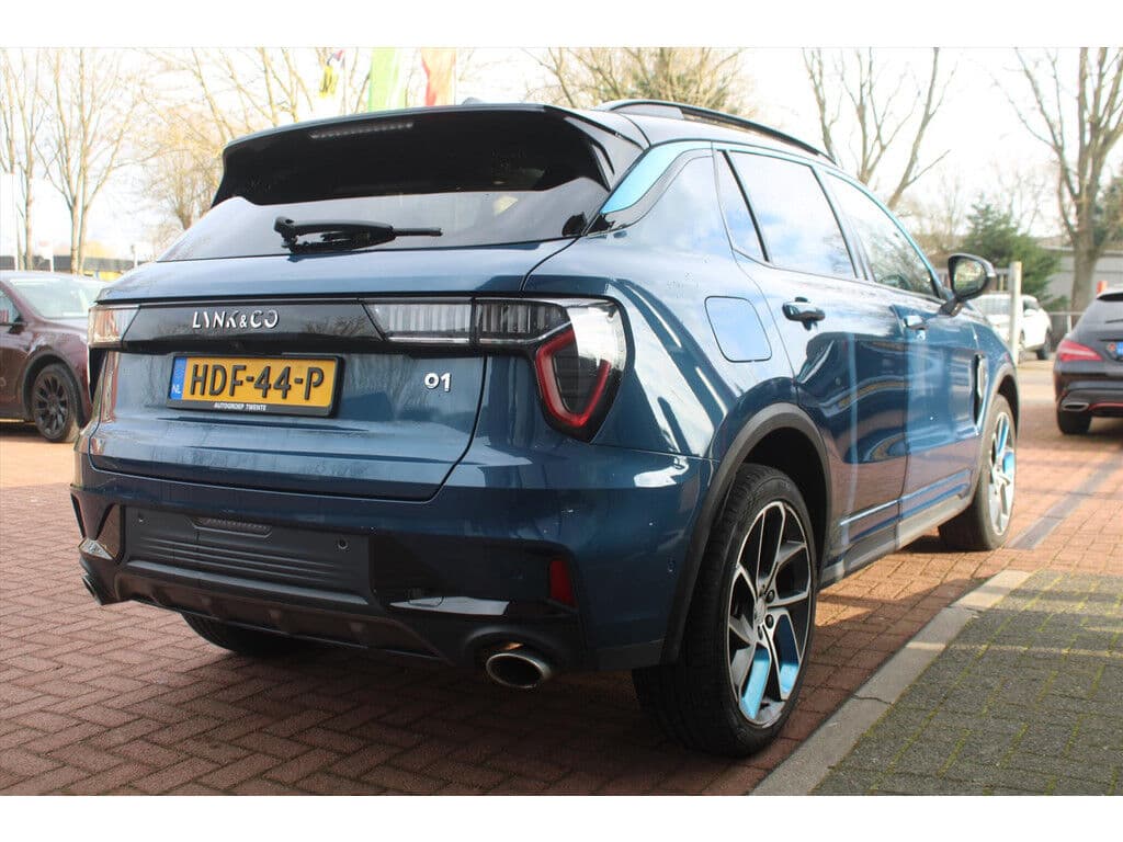 Lynk & Co 01 1.5td Phev | Carplay | Schuifdak | 360 Camera | Cruise & Climate Control | Privacy | Navigatie | Pdc | thumbnail 4