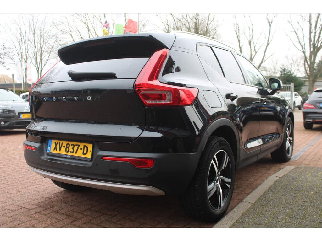 Volvo Xc40 T4 Aut. *Momentum* | Carplay | Cruise & Climate Control | Stoelverwarming | Camera | Navigatie | Pdc | Privacy | Half-Leder | Orig.Nl | thumbnail 4