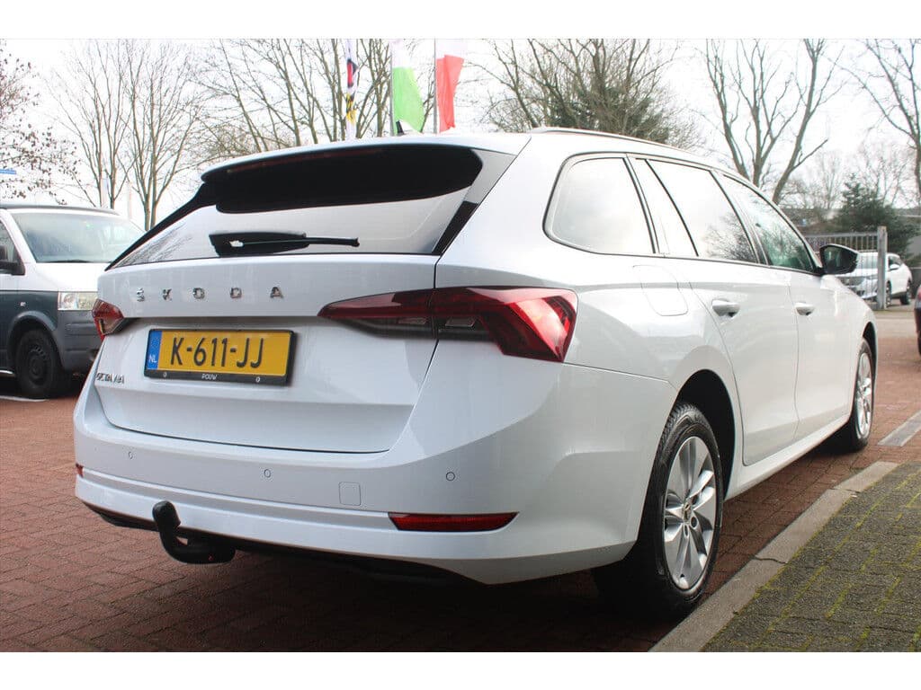 ŠKoda Octavia Combi 1.0 Tsi *Business* | N.Model | Trekhaak | Carplay | Navigatie | Cruise & Climate Control | Pdc | Bluetooth | Privacy | Orig. Nl | thumbnail 4