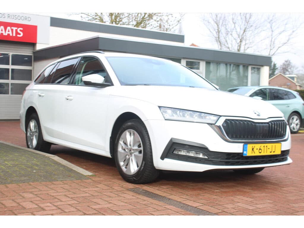ŠKoda Octavia Combi 1.0 Tsi *Business* | N.Model | Trekhaak | Carplay | Navigatie | Cruise & Climate Control | Pdc | Bluetooth | Privacy | Orig. Nl | thumbnail 5