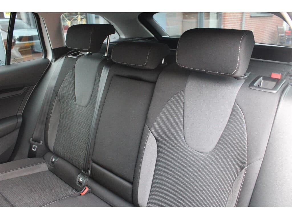 ŠKoda Octavia Combi 1.0 Tsi *Business* | N.Model | Trekhaak | Carplay | Navigatie | Cruise & Climate Control | Pdc | Bluetooth | Privacy | Orig. Nl | thumbnail 14