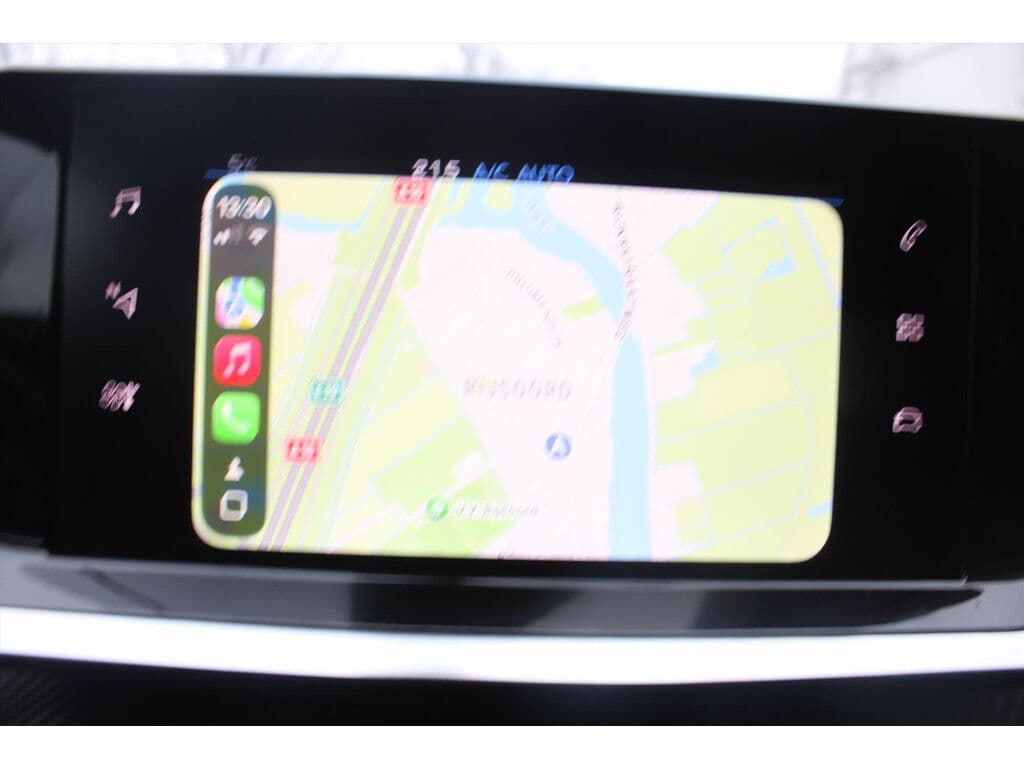 Peugeot 2008 1.2 Puretech *Active* | Carplay | Navigatie | Cruise & Climate Control | Privacy | Pdc | thumbnail 8