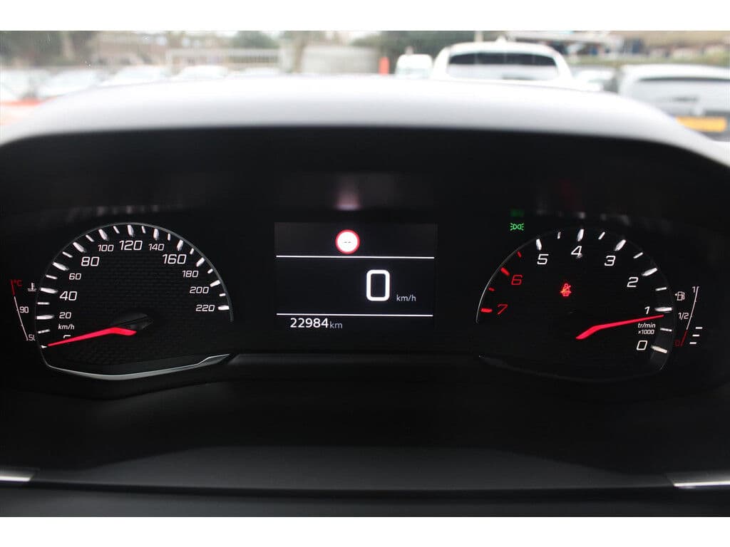 Peugeot 2008 1.2 Puretech *Active* | Carplay | Navigatie | Cruise & Climate Control | Privacy | Pdc | thumbnail 11