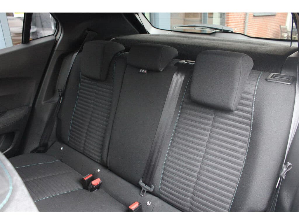 Peugeot 2008 1.2 Puretech *Active* | Carplay | Navigatie | Cruise & Climate Control | Privacy | Pdc | thumbnail 15