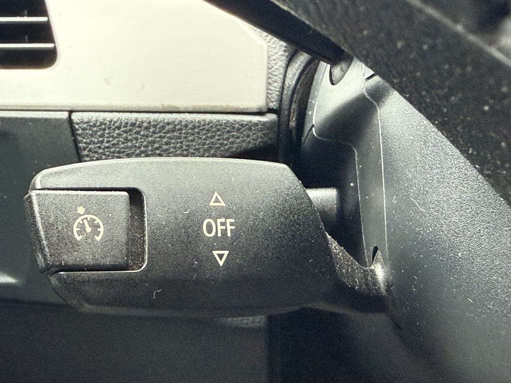 Bmw 3 Serie 320i Dynamic Executive | Cruise thumbnail 16