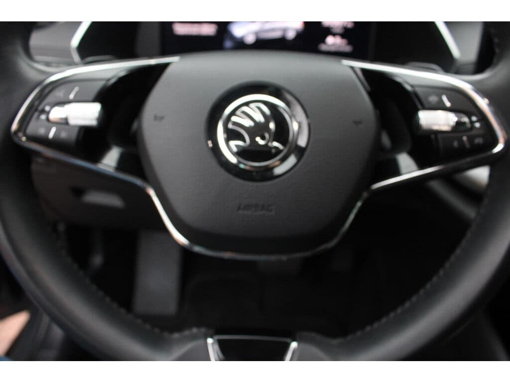 ŠKoda Octavia Combi 1.0 E-Tsi Hybrid Dsg *Ambition* | Trekhaak | Carplay | Cruise & Climate | Pdc | Navigatie | Bluetooth | Privacy | Orig.Nl | thumbnail 13