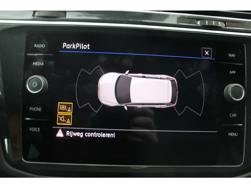 Volkswagen Tiguan 1.5 Tsi *Business* | Trekhaak | Cruise & Climate | Pdc | Navigatie | Bluetooth | Orig.Nl | thumbnail 9