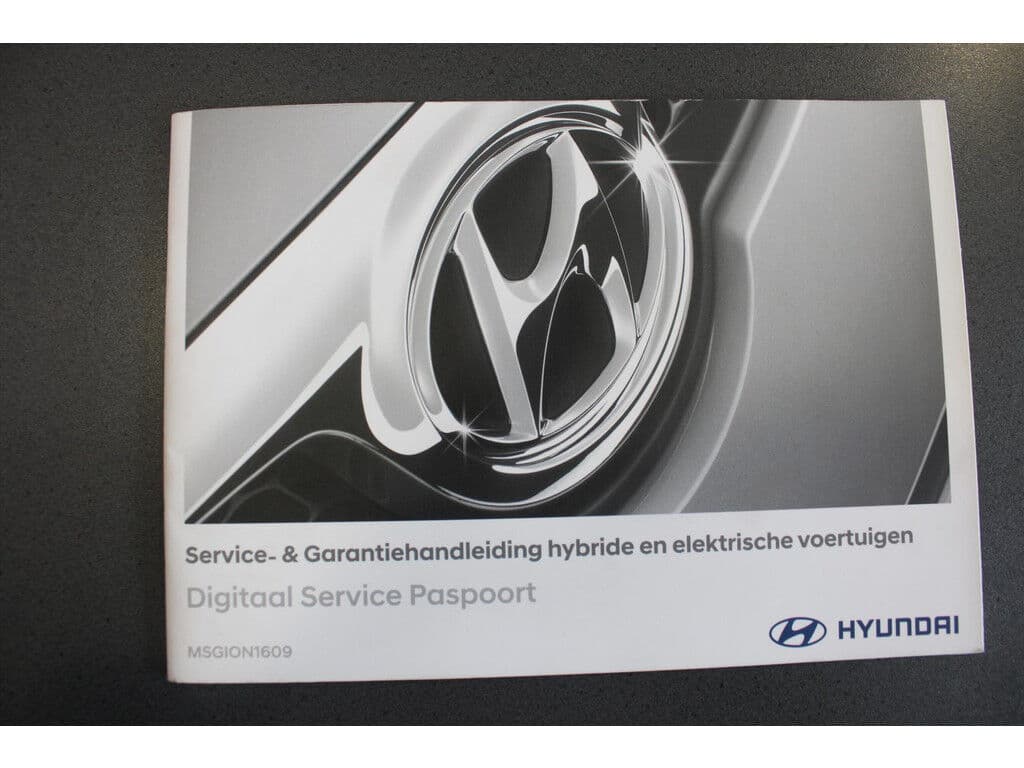 Hyundai Ioniq Ev *Comfort* | Soh 99.9% | Carplay | Adaptive Cruise & Climate Control | Camera | Pdc | Navigatie | Bluetooth | thumbnail 18