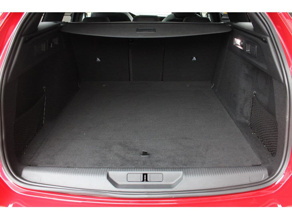 Peugeot 308 Sw 1.2 Puretech Aut. *Gt* | Carplay | Schuifdak | Adaptive Cruise & Climate Control | Stoel & Stuurverwarming | Camera | Pdc | Bluetooth | thumbnail 18