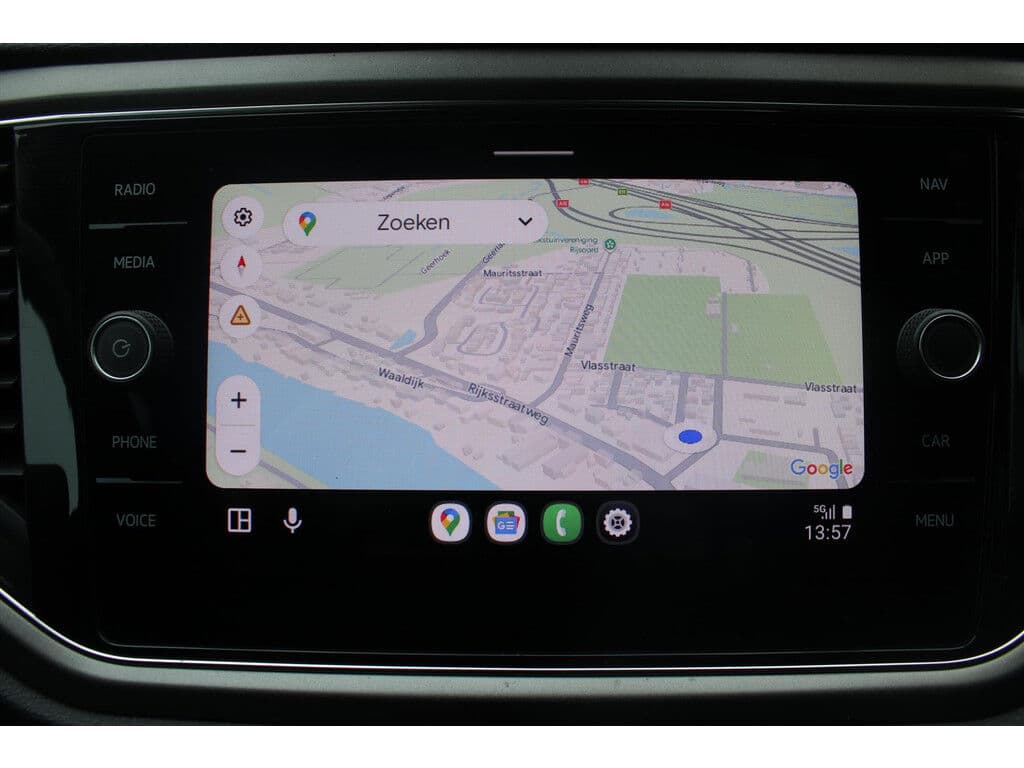 Volkswagen T-Roc 1.5 Tsi Dsg *Business* | Trekhaak | Camera | Adaptive Cruise Control | Carplay | Climate Control | Stoelverwarming | Navigatie | thumbnail 9