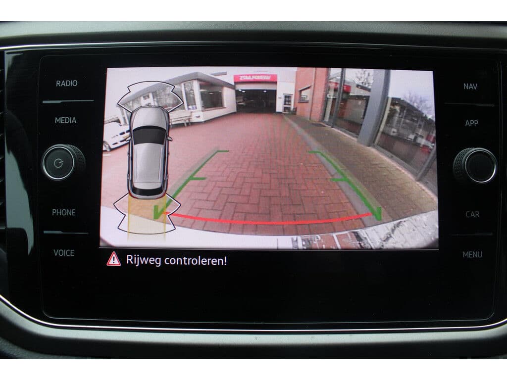 Volkswagen T-Roc 1.5 Tsi Dsg *Business* | Trekhaak | Camera | Adaptive Cruise Control | Carplay | Climate Control | Stoelverwarming | Navigatie | thumbnail 10