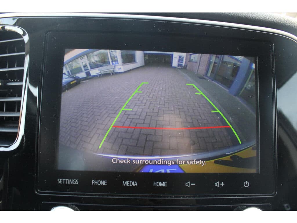 Mitsubishi Outlander 2.4 Phev *Pure+* | Trekhaak | Carplay | Camera | Cruise & Climate Control | Stoelverwarming | Pdc | Navigatie | Privacy | Bluetooth | thumbnail 9