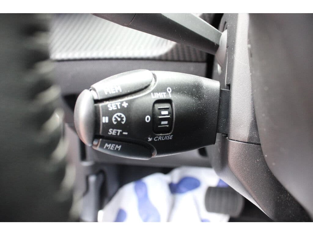 Peugeot E-2008 Ev 50kwh *Active* | Soh 100% | 3 Fase | Carplay | Cruise & Climate Control | Pdc | Navigatie | Bluetooth | Leuk! | thumbnail 14