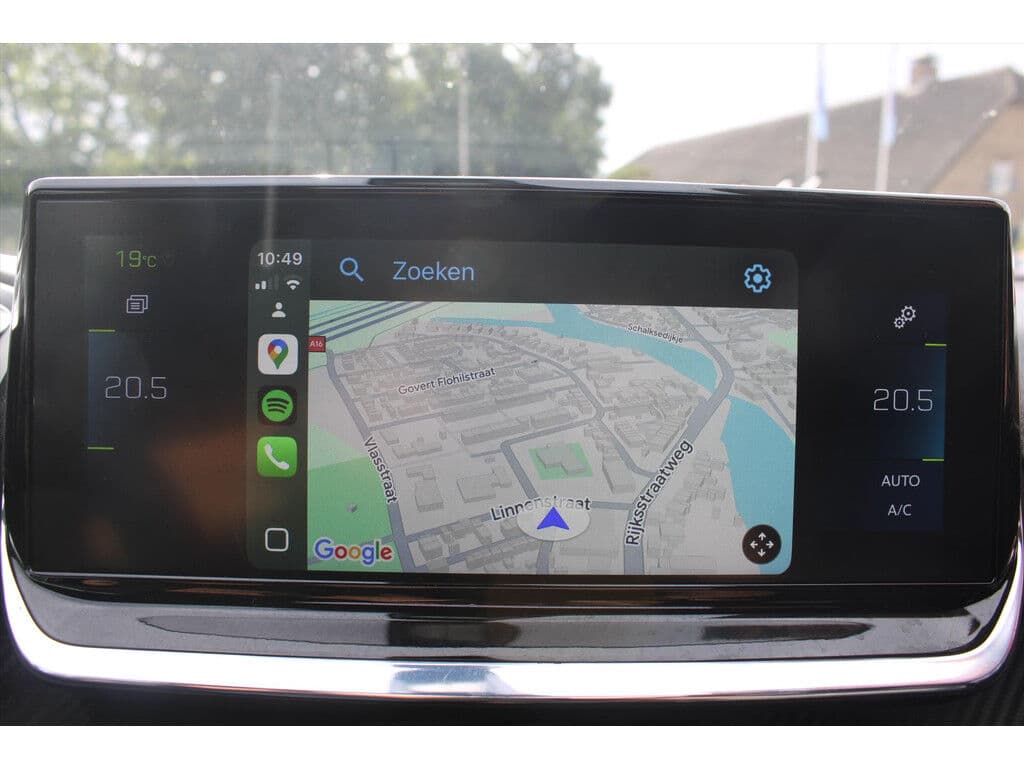 Peugeot E-2008 Ev 50kwh *Gt* | Soh 88.31% | 3-Fase | Schuifdak | Camera | Carplay | Navigatie | Stoelverwarming | Cruise & Climate Control | thumbnail 9