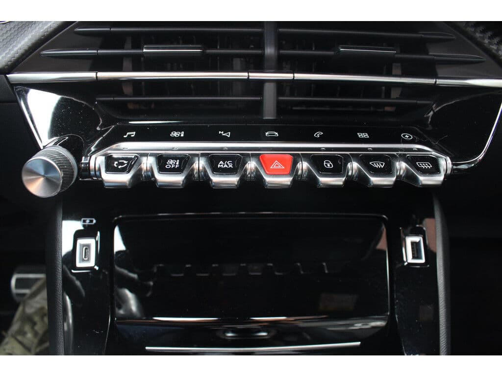 Peugeot E-2008 Ev 50kwh *Gt* | Soh 88.31% | 3-Fase | Schuifdak | Camera | Carplay | Navigatie | Stoelverwarming | Cruise & Climate Control | thumbnail 12