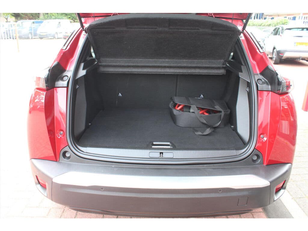 Peugeot E-2008 Ev 50kwh *Gt* | Soh 88.31% | 3-Fase | Schuifdak | Camera | Carplay | Navigatie | Stoelverwarming | Cruise & Climate Control | thumbnail 16