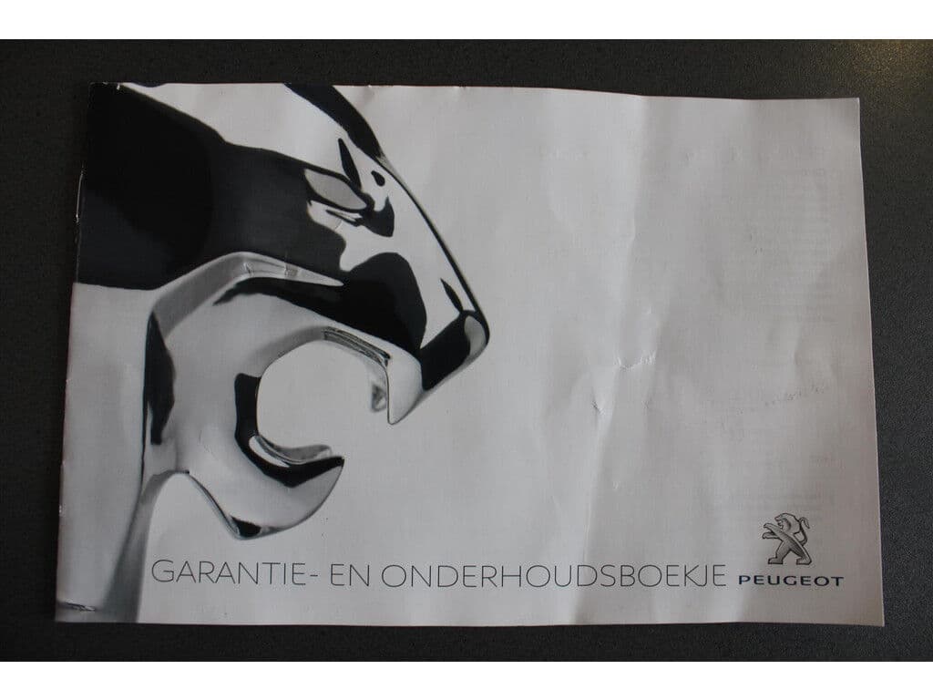 Peugeot E-2008 Ev 50kwh *Gt* | Soh 88.31% | 3-Fase | Schuifdak | Camera | Carplay | Navigatie | Stoelverwarming | Cruise & Climate Control | thumbnail 20