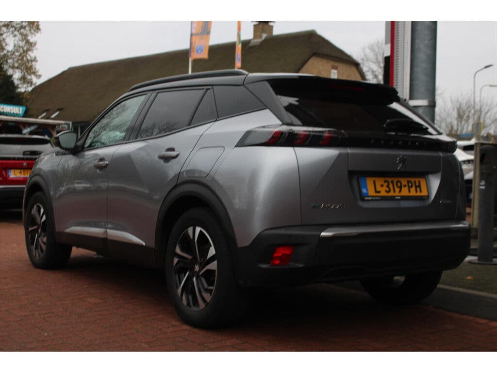 Peugeot E-2008 Ev 50kwh *Gt* | Soh 91.16% | Camera | Carplay | Navigatie | Stoelverwarming | Cruise & Climate Control | Pdc | Privacy | Orig. Nl | Bluetooth | thumbnail 3