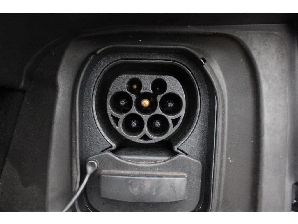 Peugeot E-2008 Ev 50kwh *Gt* | Soh 91.16% | Camera | Carplay | Navigatie | Stoelverwarming | Cruise & Climate Control | Pdc | Privacy | Orig. Nl | Bluetooth | thumbnail 17