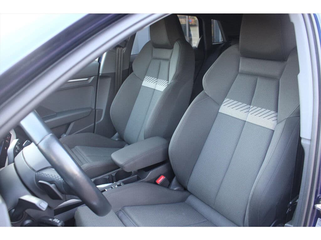 Audi A3 Sportback 35 Tfsi Hybrid *Business* | Carplay | Cruise & Climate Control | Stoelverwarming | Camera | Navigatie | Pdc | Privacy | thumbnail 13