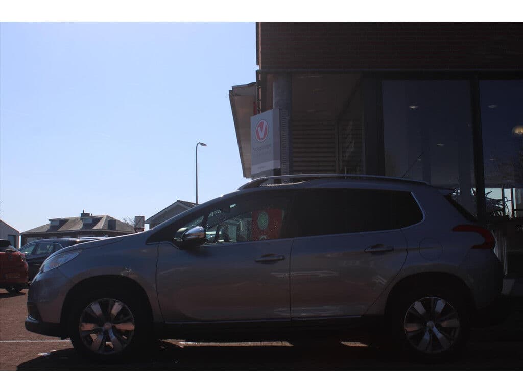 Peugeot 2008 1.2 Puretech Aut. *Allure* | Half- Leder | Navigatie | Cruise & Climate Control | Privacy | Orig. Nl | thumbnail 2