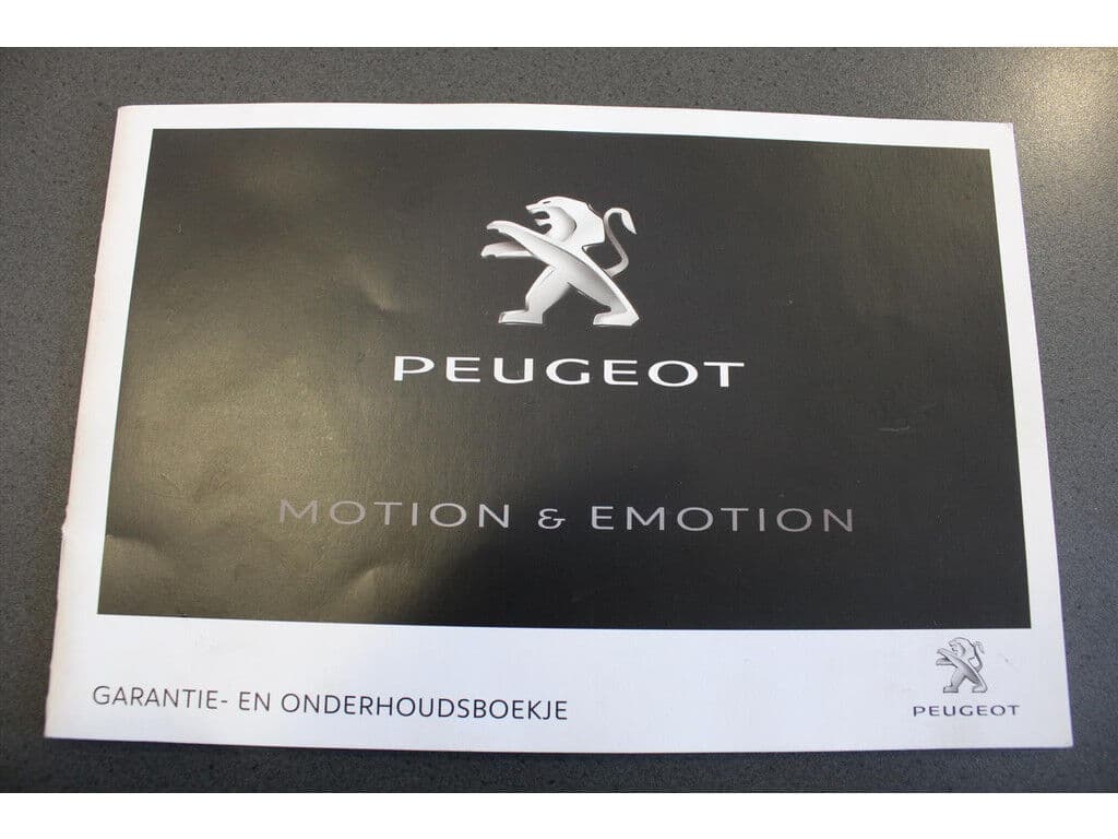 Peugeot 2008 1.2 Puretech Aut. *Allure* | Half- Leder | Navigatie | Cruise & Climate Control | Privacy | Orig. Nl | thumbnail 14